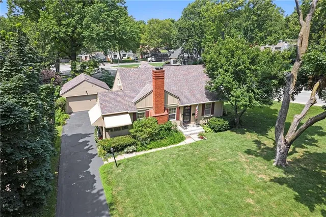 $399,950 | 5324 Fairway Road, Fairway, KS 66205