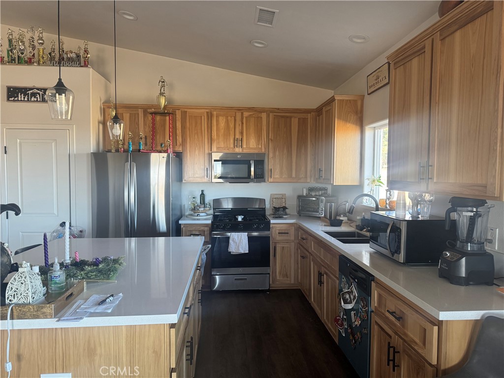 8625 Flowerfield Road Phelan, CA 92371 - Photo 2 of 7