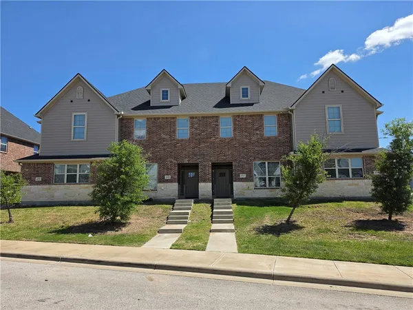 $2,400 | 2139 Big River Street, College Station, TX 77840