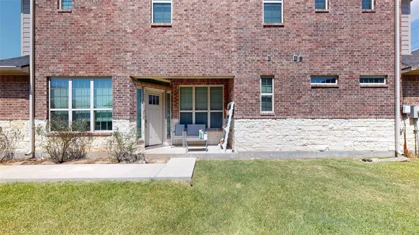 $2,400 | 2139 Big River Street, College Station, TX 77840