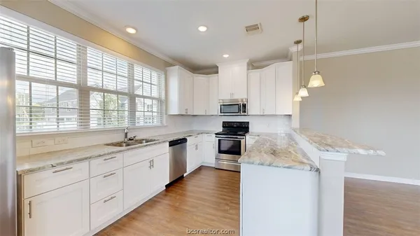 $2,400 | 2139 Big River Street, College Station, TX 77840