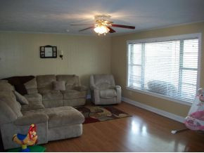 4315 Mt Carmel Road Mosheim, TN 37818 - Photo 5 of 8 Living Room