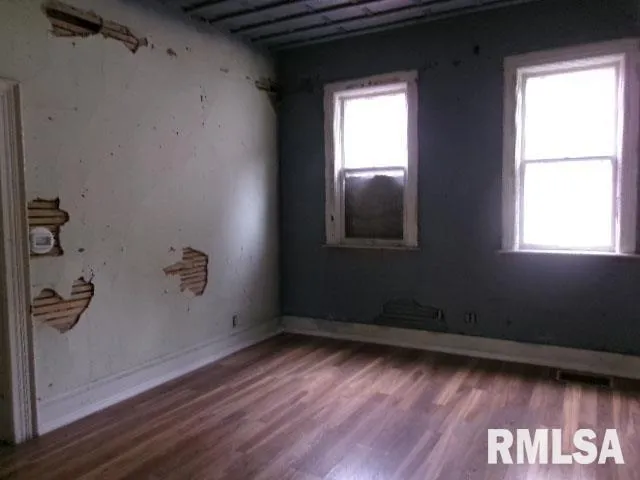 $42,900 | 1404 Northeast Glendale Avenue, Peoria, IL 61603