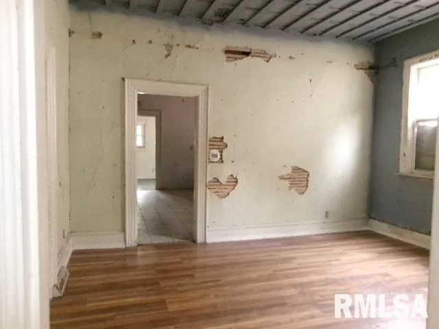 $42,900 | 1404 Northeast Glendale Avenue, Peoria, IL 61603