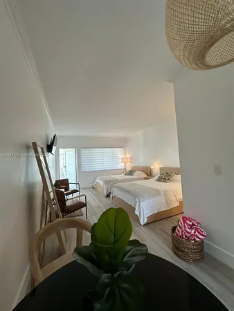 $1,900 | 1840 James Avenue, Unit 12, Miami Beach, FL 33139