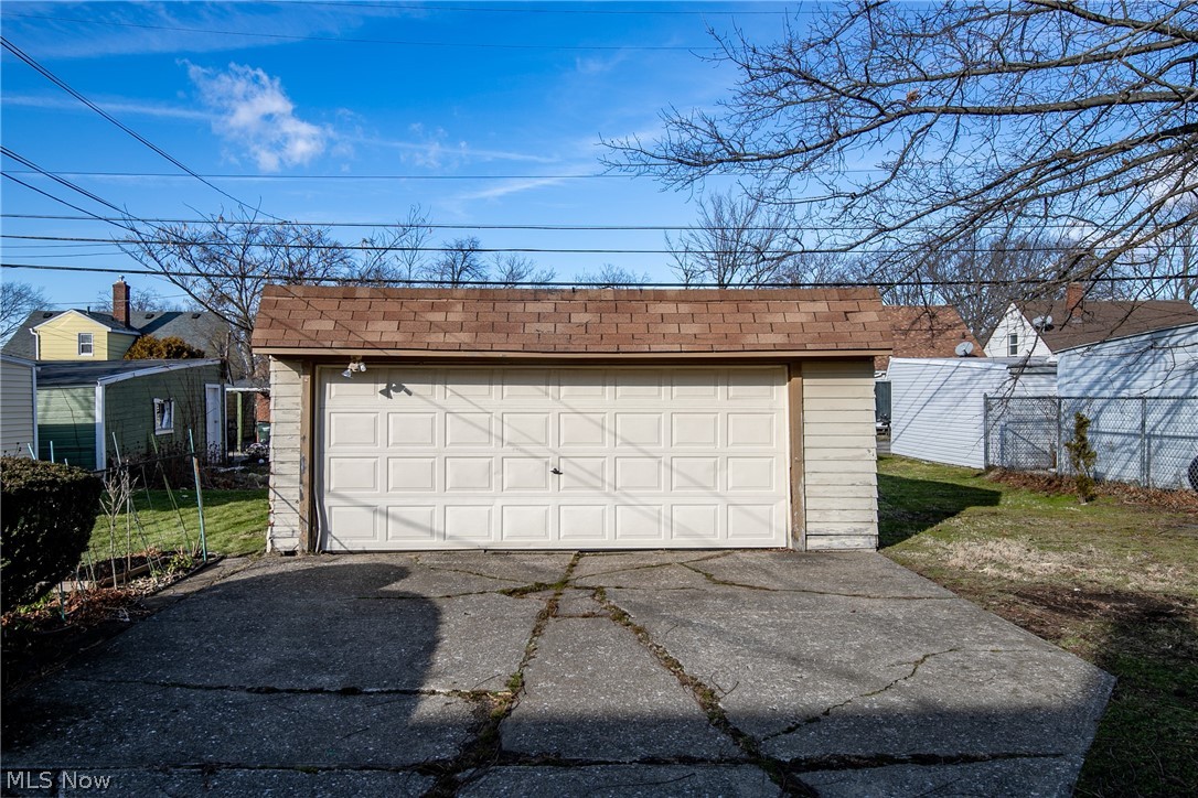 4229 Stonehaven Road Cleveland, OH 44121 - Photo 10 of 11