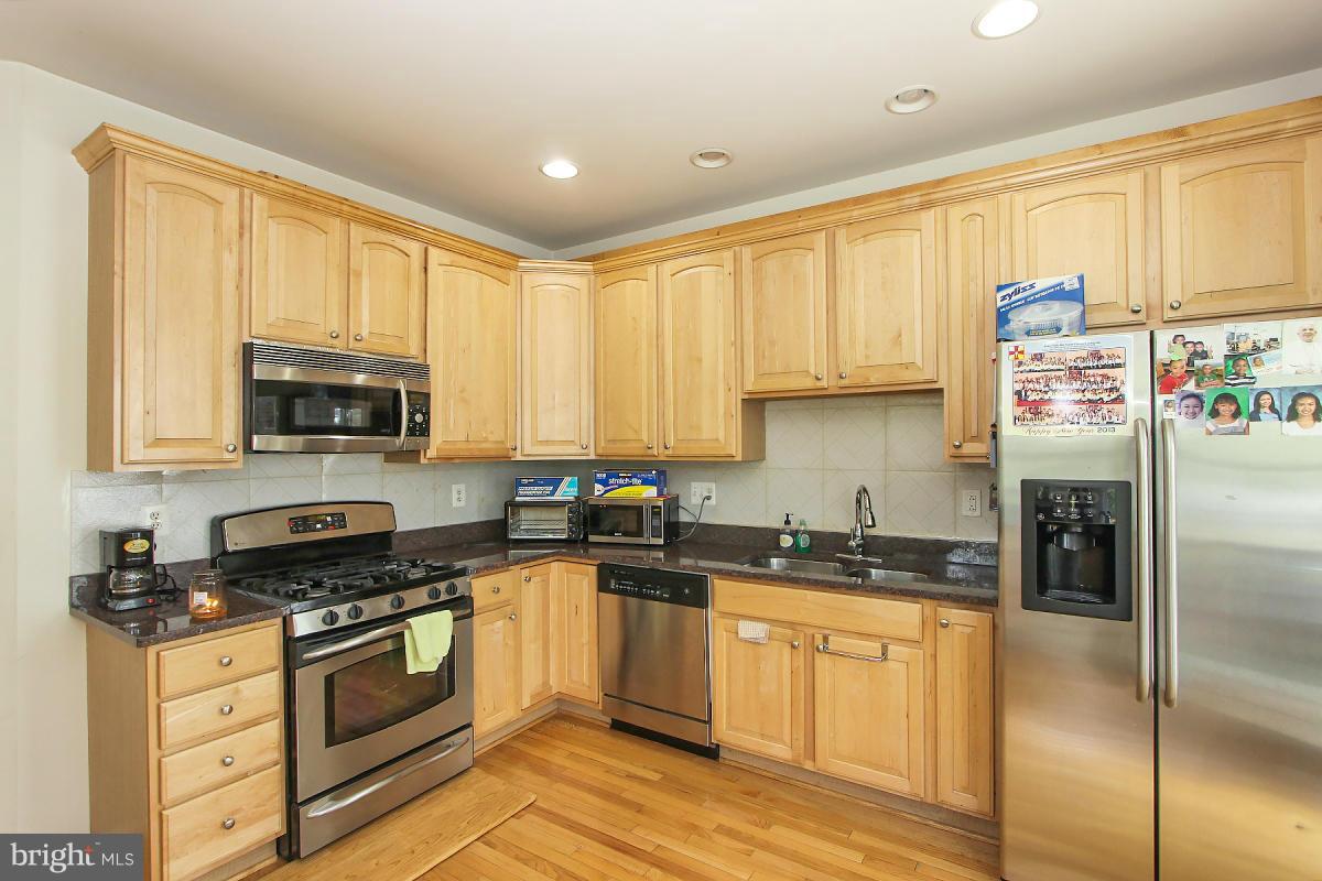 1613 Rising Ridge Road Mount Airy, MD 21771 - Photo 17 of 30 Kitchen