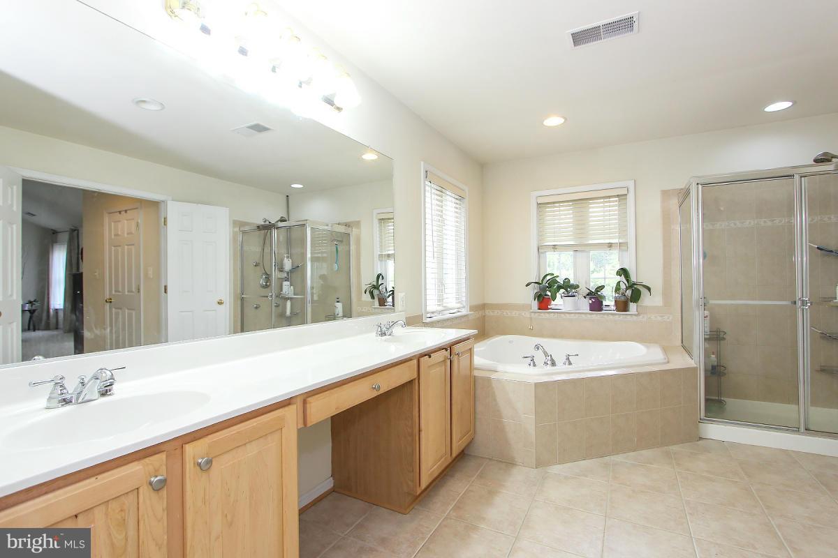 1613 Rising Ridge Road Mount Airy, MD 21771 - Photo 27 of 30 Bath (Master)