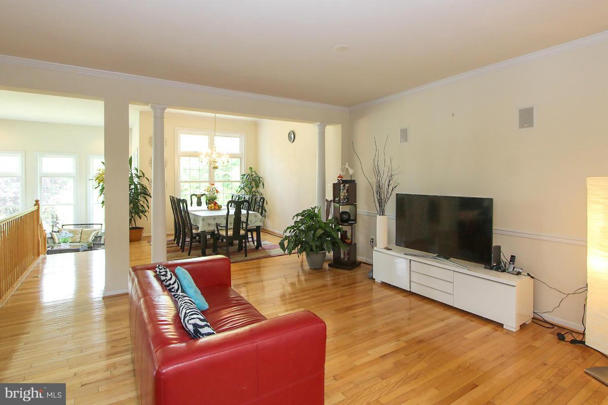 1613 Rising Ridge Road Mount Airy, MD 21771 - Photo 6 of 30 Living Room