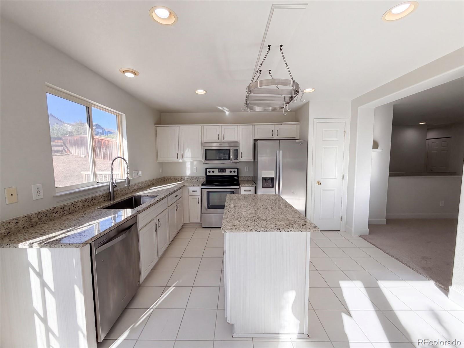 10009 Strathfield Lane Highlands Ranch, CO 80126 - Photo 20 of 25 Gallery Image 20