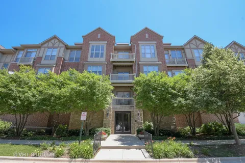 $444,900 | 1781 Tudor Lane, Unit 209, Northbrook, IL 60062