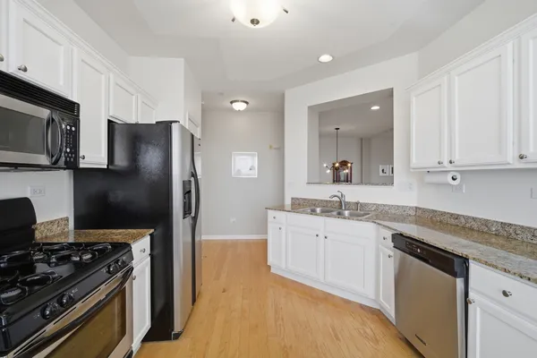 $444,900 | 1781 Tudor Lane, Unit 209, Northbrook, IL 60062