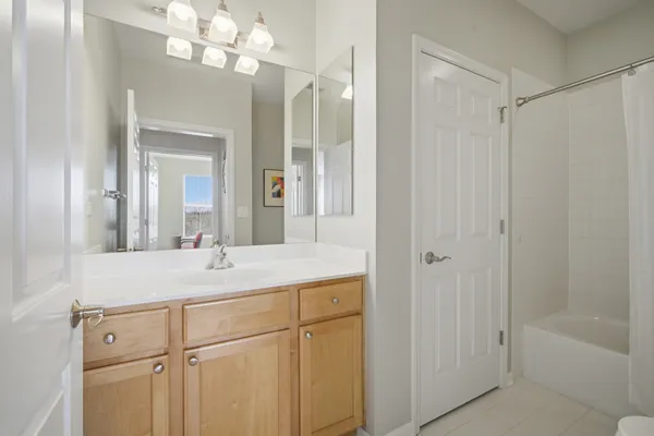 $444,900 | 1781 Tudor Lane, Unit 209, Northbrook, IL 60062