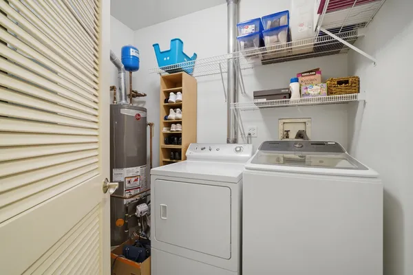 $444,900 | 1781 Tudor Lane, Unit 209, Northbrook, IL 60062