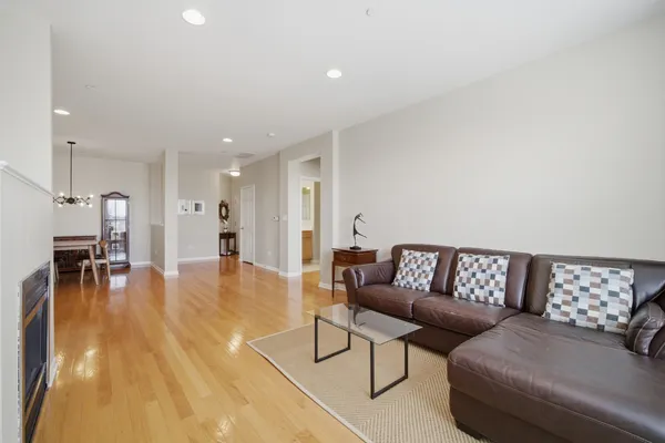 $444,900 | 1781 Tudor Lane, Unit 209, Northbrook, IL 60062