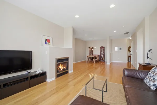 $444,900 | 1781 Tudor Lane, Unit 209, Northbrook, IL 60062