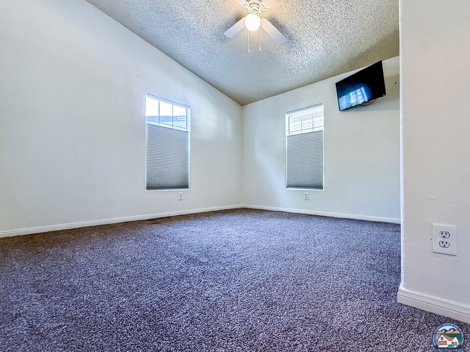 1601 Drew Road, Unit 46 El Centro, CA 92243 - Photo 8 of 36 Gallery Image 8