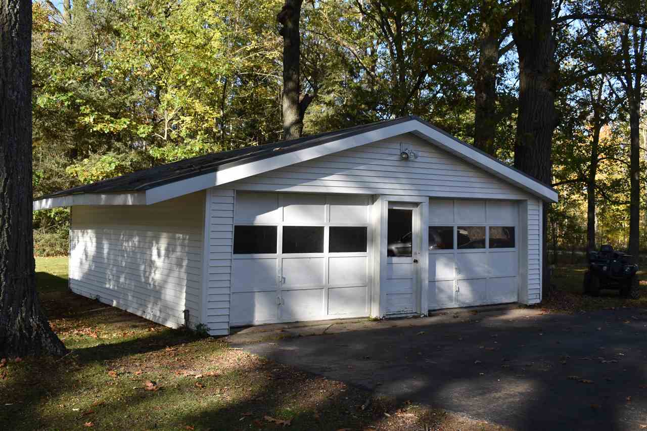 901 Kenyon Road Lupton, MI 48635 - Photo 9 of 72 1894487-8.JPG