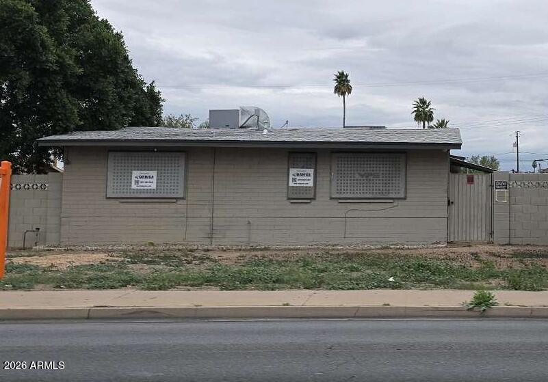 a view of a house with a outdoor space