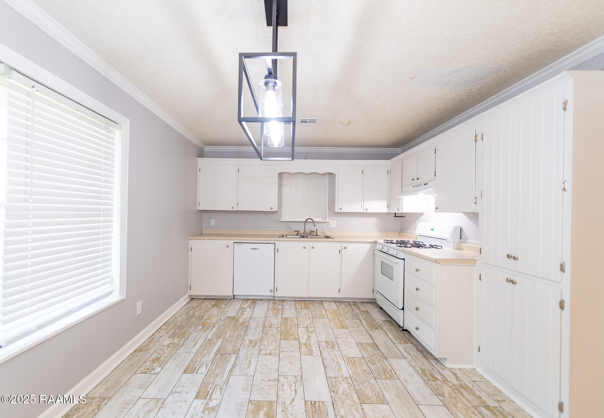 806 Shannon Drive Jennings, LA 70546 - Photo 11 of 27 BHP_9426