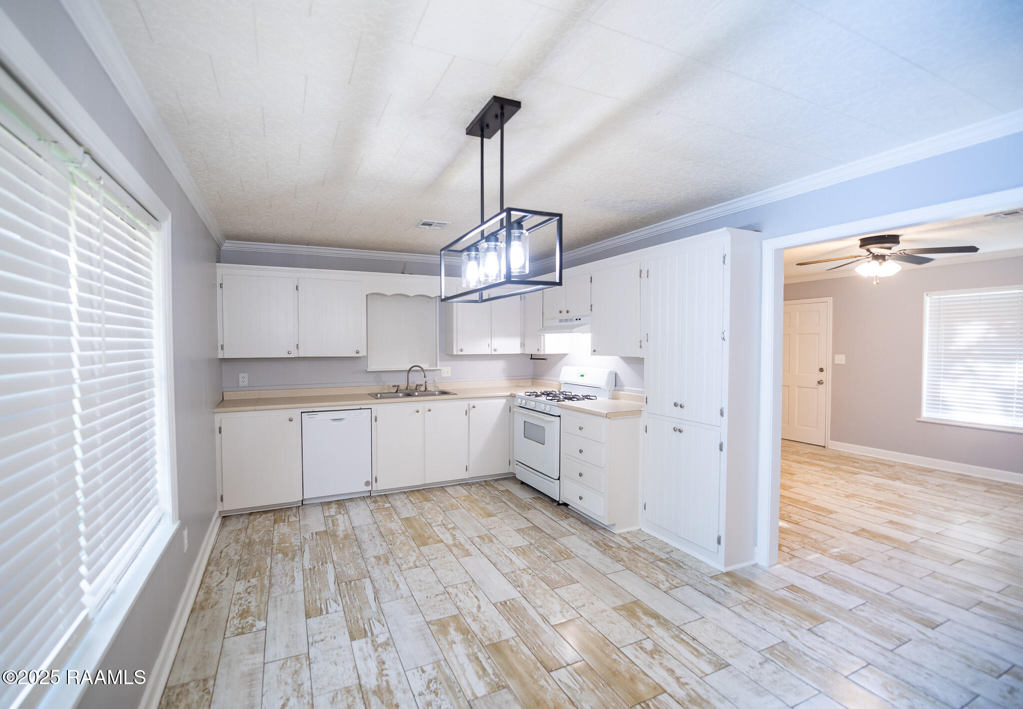 806 Shannon Drive Jennings, LA 70546 - Photo 12 of 27 BHP_9425