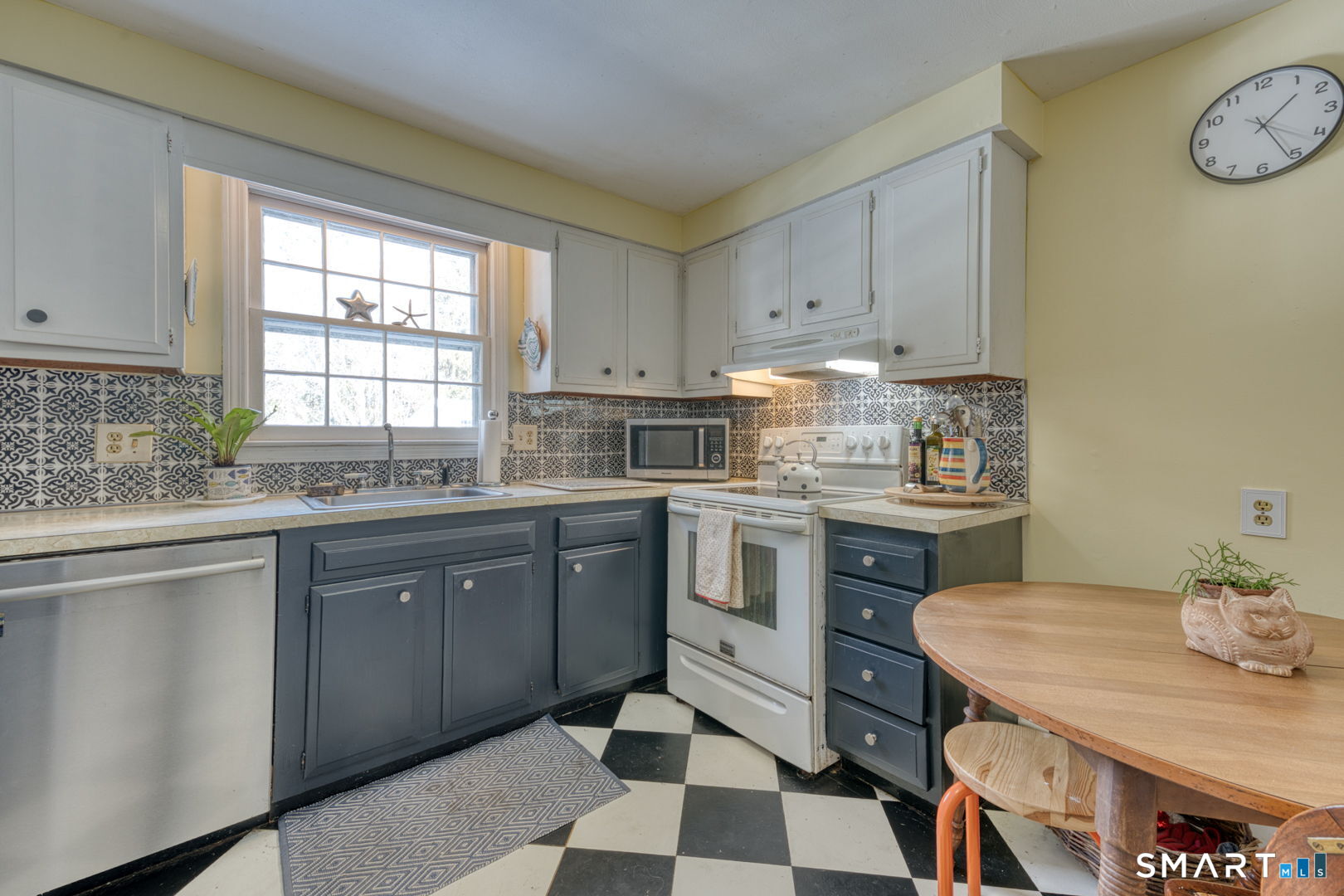 22 Nathans Lane Madison, CT 06443 - Photo 14 of 37 Kitchen