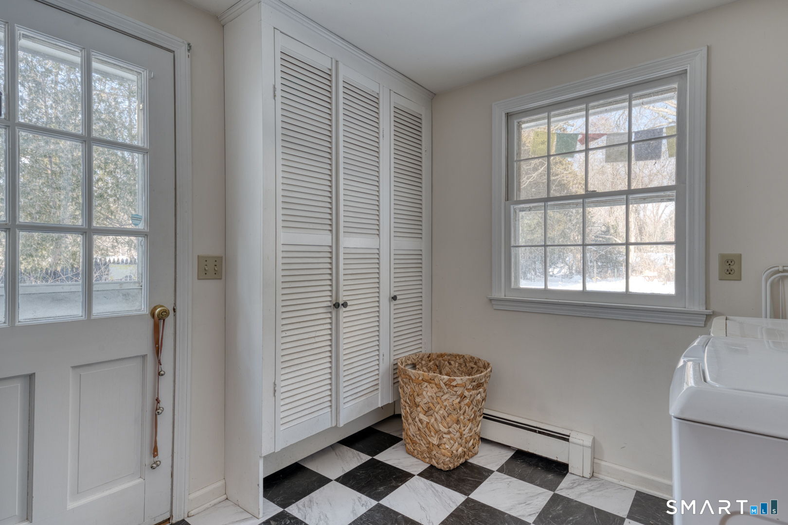 22 Nathans Lane Madison, CT 06443 - Photo 15 of 37 Mudroom/Laundry room