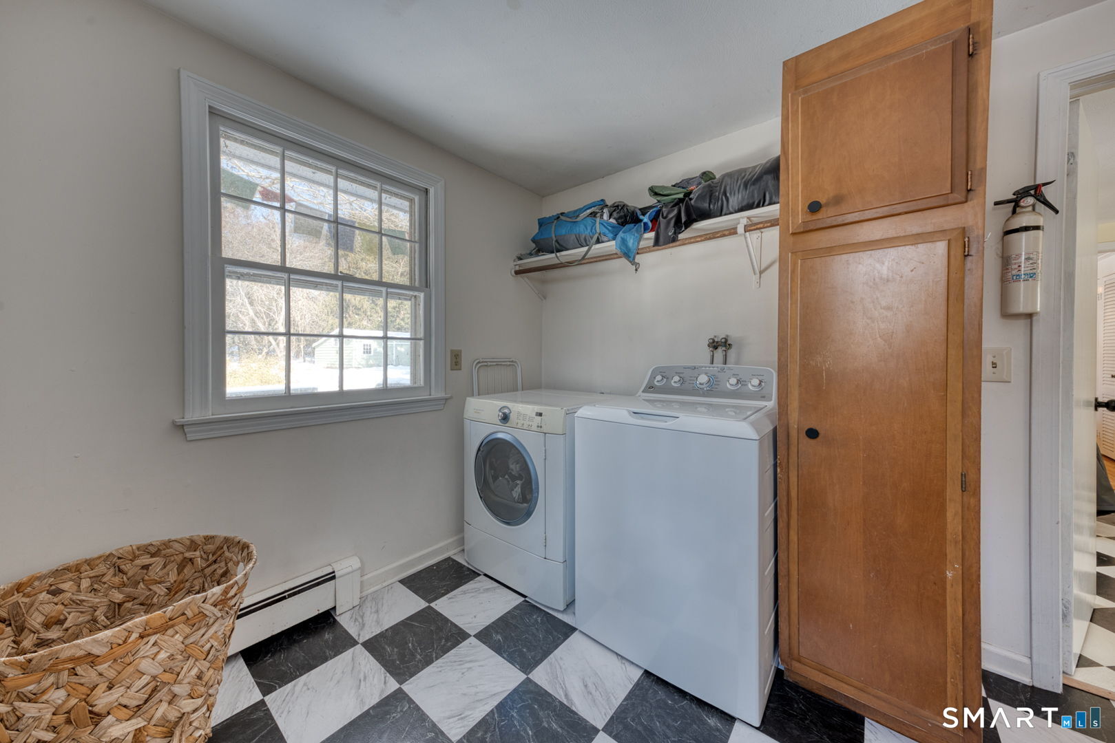 22 Nathans Lane Madison, CT 06443 - Photo 16 of 37 Mudroom/Laundry room