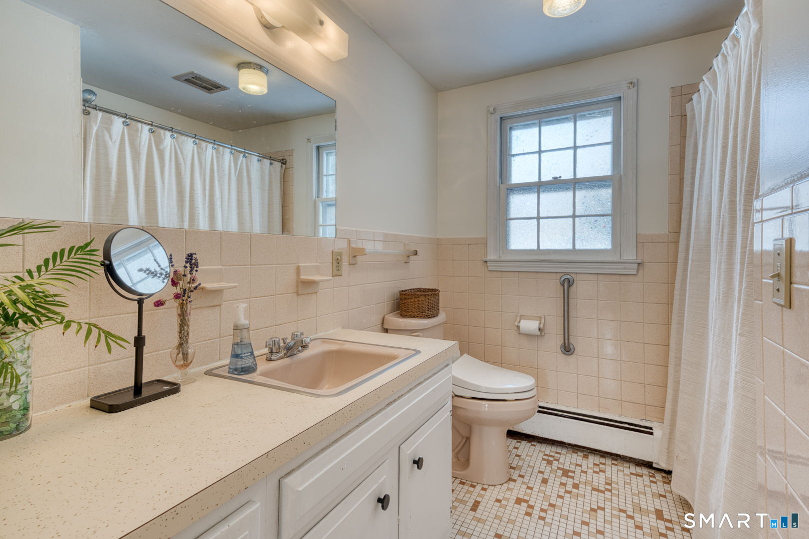 22 Nathans Lane Madison, CT 06443 - Photo 19 of 37 1st Floor Main Bathroom