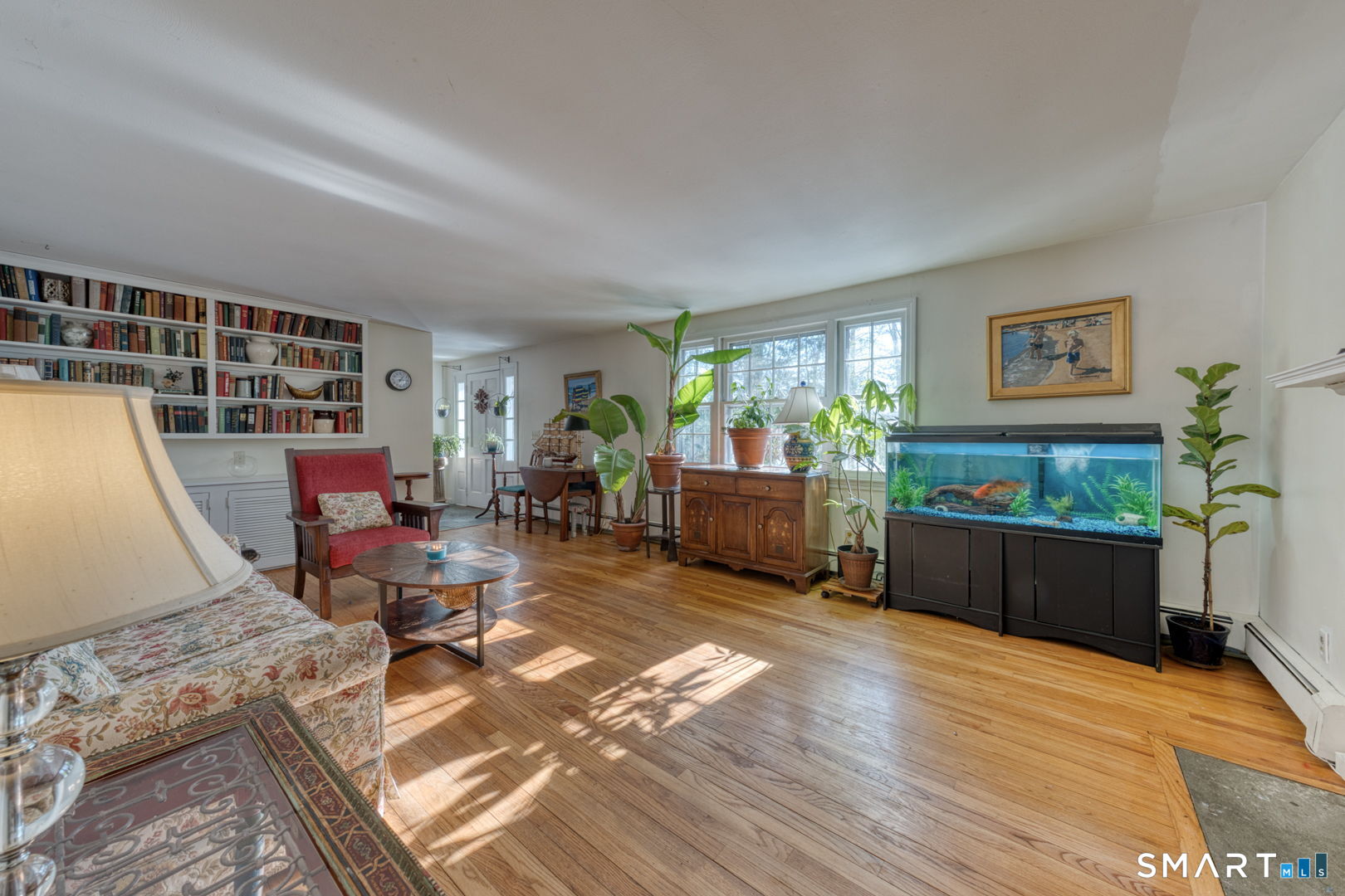 22 Nathans Lane Madison, CT 06443 - Photo 5 of 37 Living Room