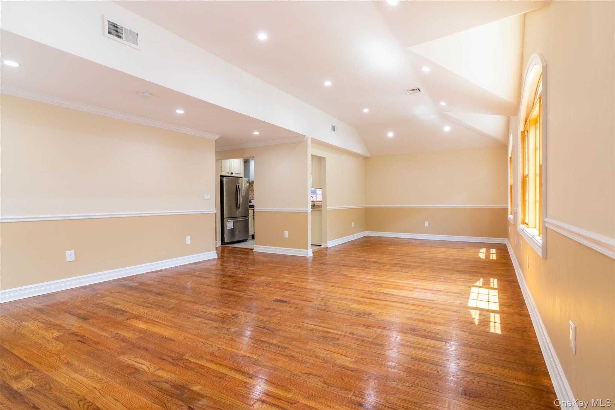 84-31 Beverly Road Queens, NY 11415 - Photo 4 of 22