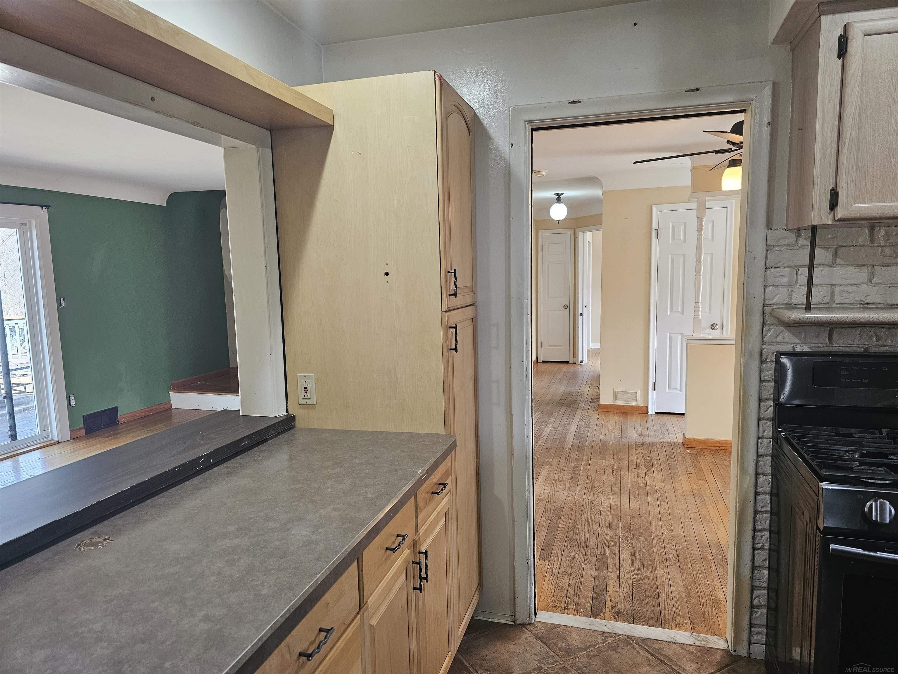 24602 Graham Road Redford, MI 48239 - Photo 11 of 36 Gallery Image 11