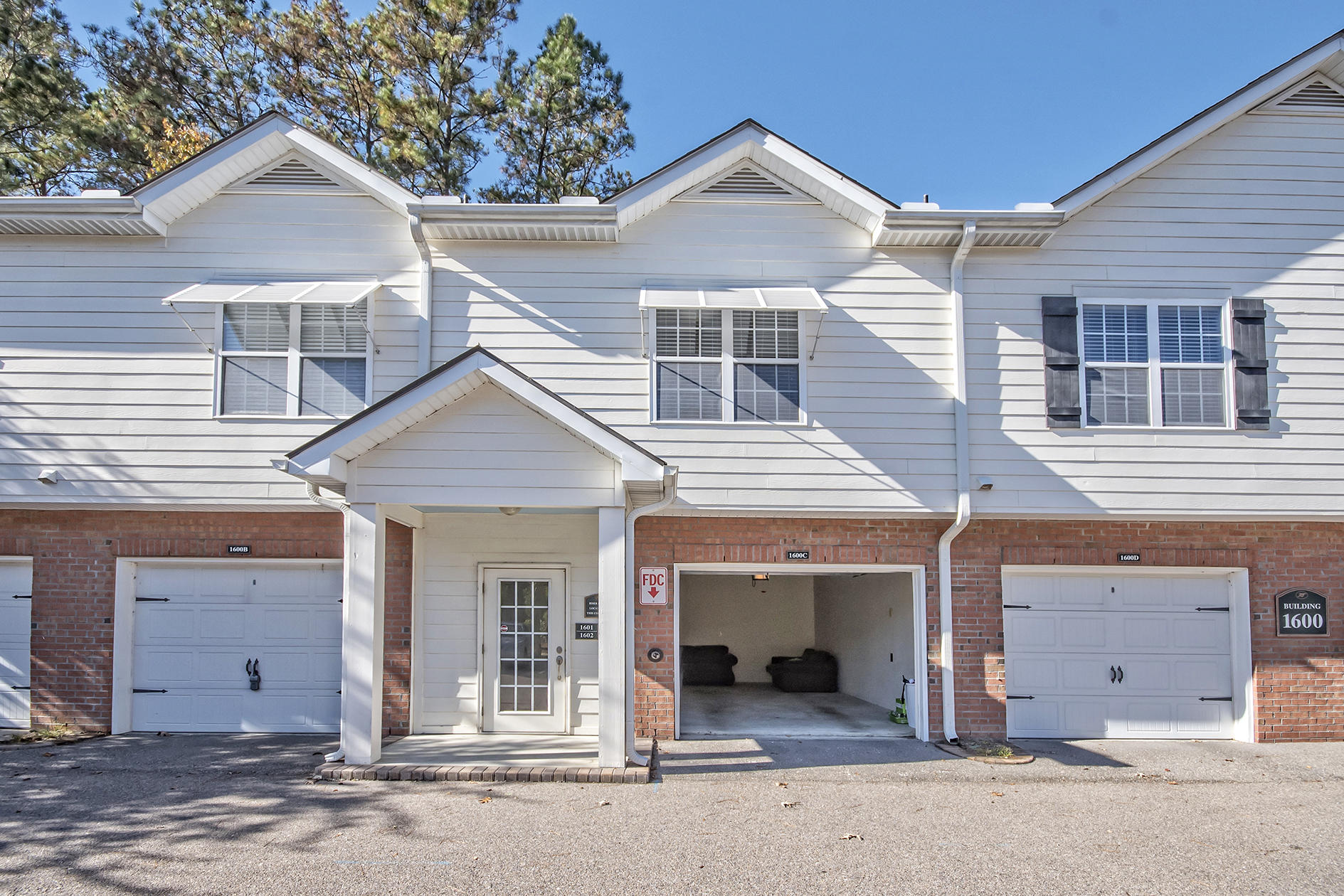 1602 Basildon Road Mount Pleasant, SC 29466 - Photo 2 of 23