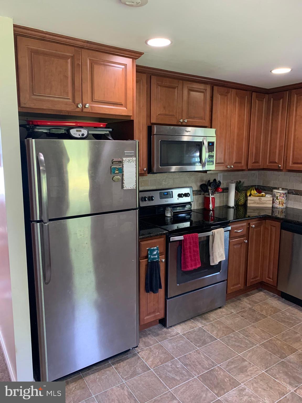 200 New Road Horsham, PA 19044 - Photo 8 of 18 Kitchen