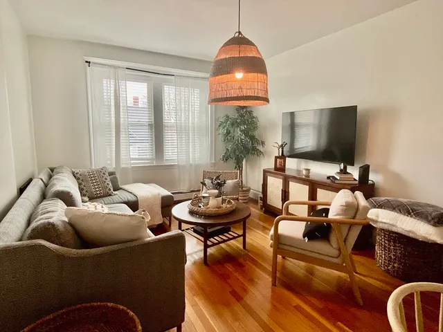 $1,800 | 22 Atlantic Street, Unit 9, Lynn, MA 01902