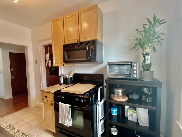 $1,800 | 22 Atlantic Street, Unit 9, Lynn, MA 01902