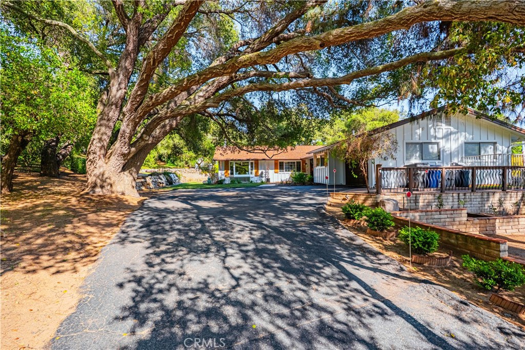 2490 Heyneman Hollow Fallbrook, CA 92028 - Photo 1 of 74
