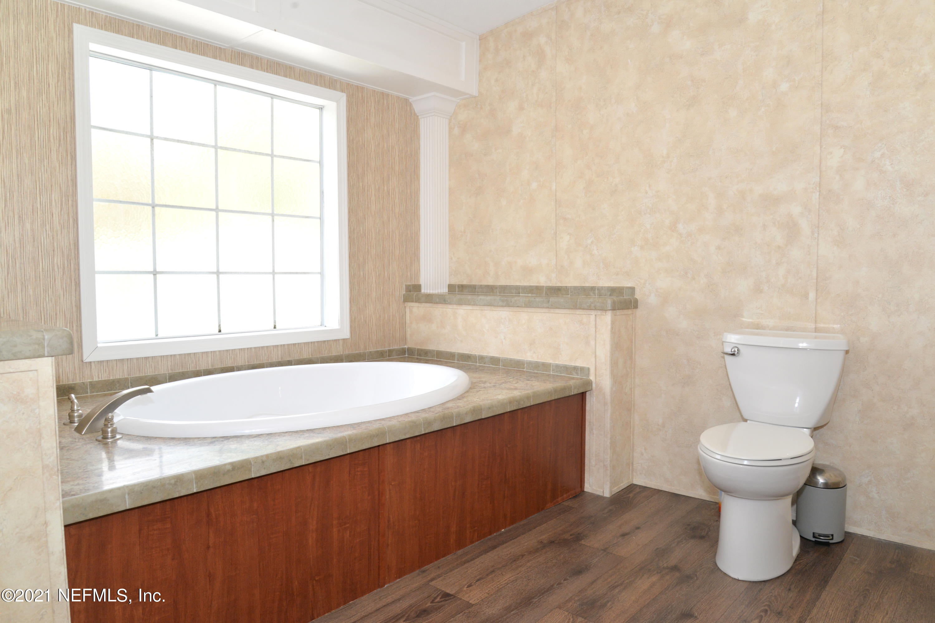11425 Wingate Road North Jacksonville, FL 32218 - Photo 27 of 37 GARDEN TUB