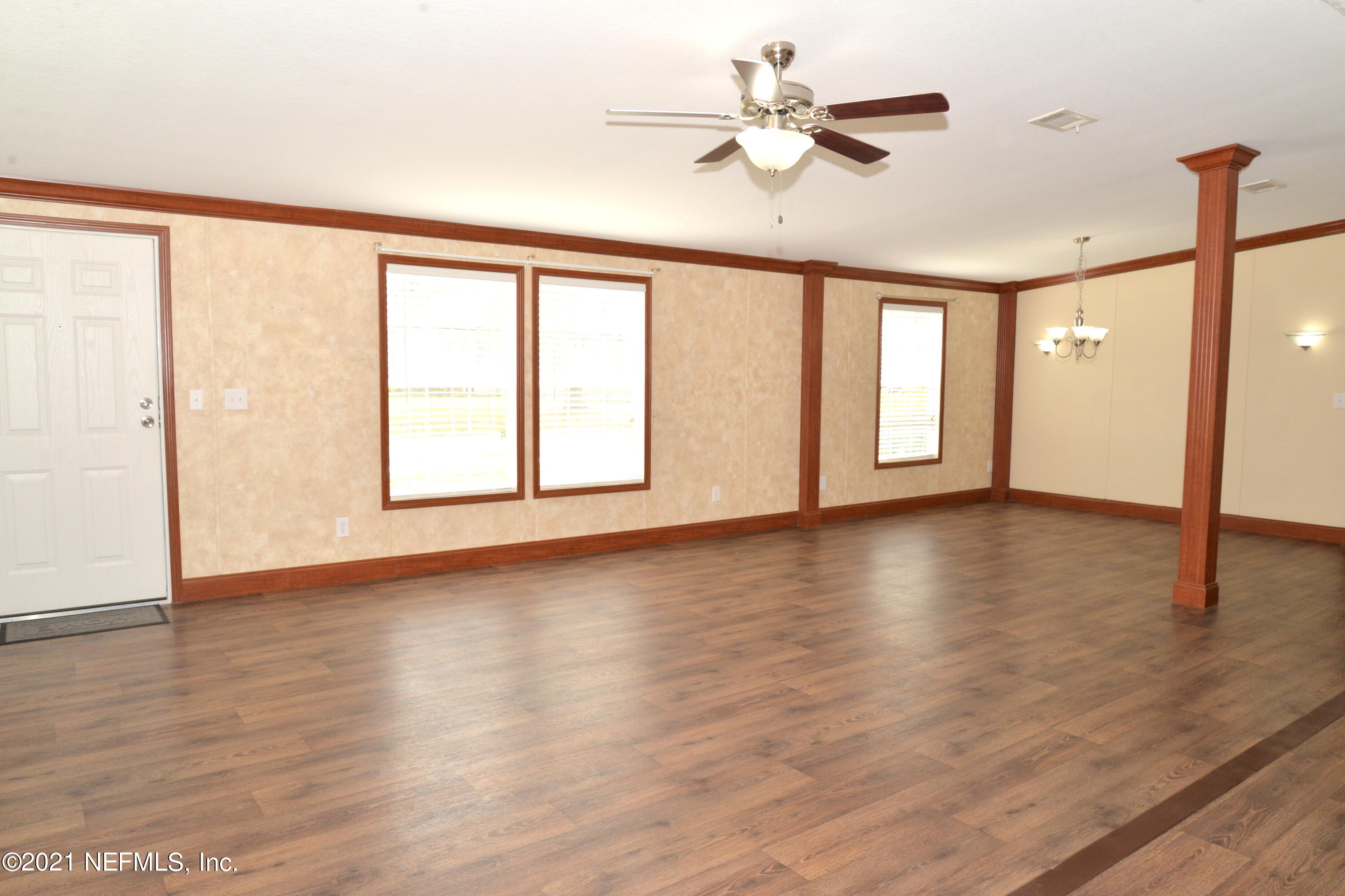 11425 Wingate Road North Jacksonville, FL 32218 - Photo 5 of 37 HUGE LIVING ROOM