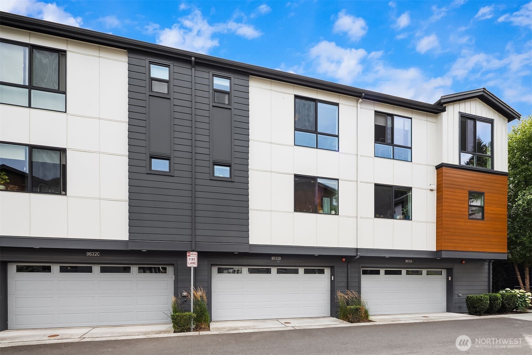 9632 Northeast 183rd Street, Unit B Bothell, WA 98011 - Photo 33 of 36