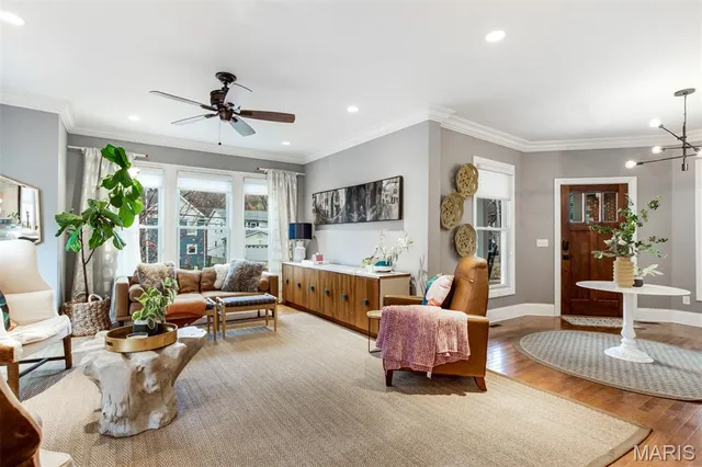 $785,000 | 719 Yale Avenue, Webster Groves, MO 63119