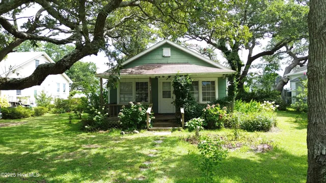 $724,000 | 107 Lennoxville Point Road, Beaufort, NC 28516