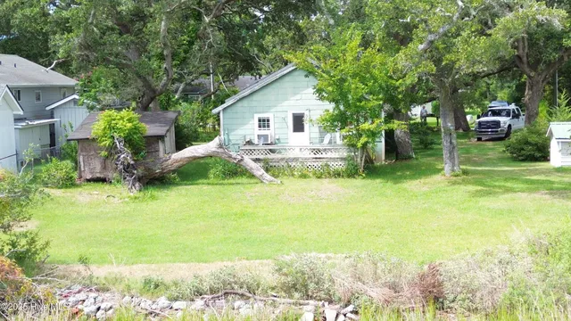 $724,000 | 107 Lennoxville Point Road, Beaufort, NC 28516