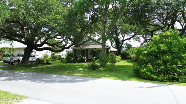 $724,000 | 107 Lennoxville Point Road, Beaufort, NC 28516