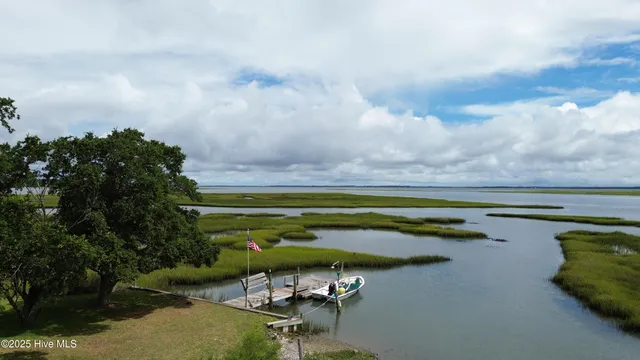 $724,000 | 107 Lennoxville Point Road, Beaufort, NC 28516