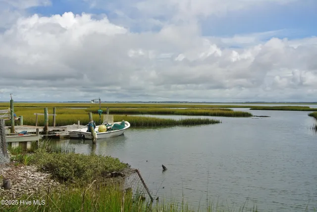 $724,000 | 107 Lennoxville Point Road, Beaufort, NC 28516