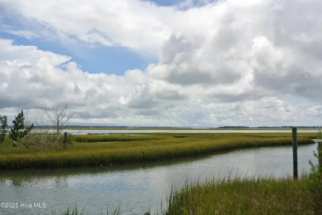 $724,000 | 107 Lennoxville Point Road, Beaufort, NC 28516