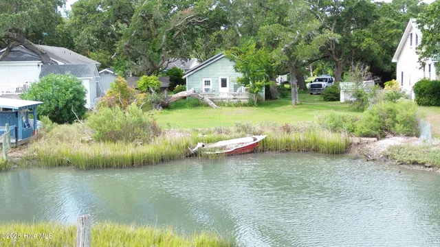$724,000 | 107 Lennoxville Point Road, Beaufort, NC 28516