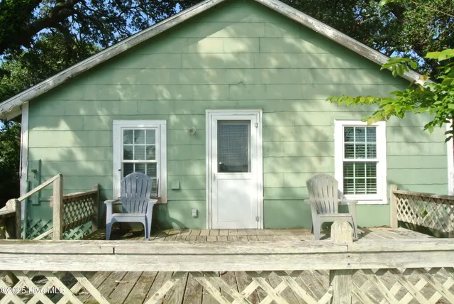 $724,000 | 107 Lennoxville Point Road, Beaufort, NC 28516