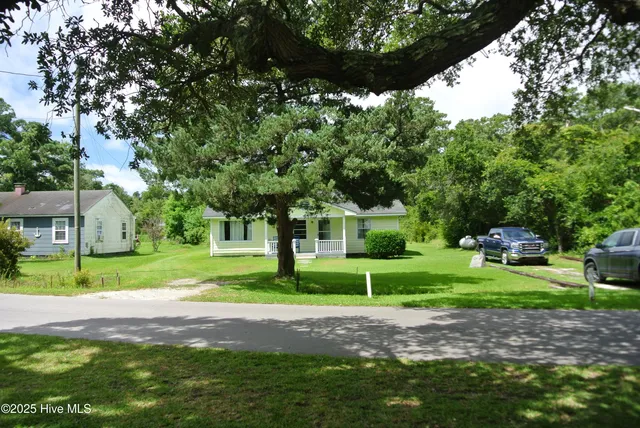 $724,000 | 107 Lennoxville Point Road, Beaufort, NC 28516